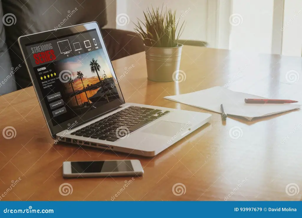 Alternatif Streaming Anime Berbagai platform streaming di layar laptop